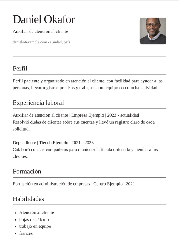 Editorial diseño de CV con datos de ejemplo ficticios
