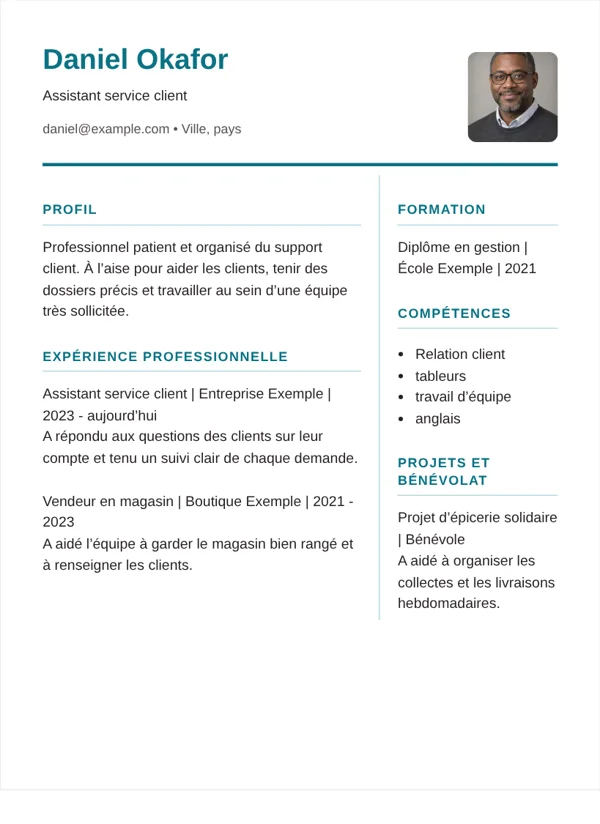Compact pro modèle de CV avec des informations d’exemple fictives