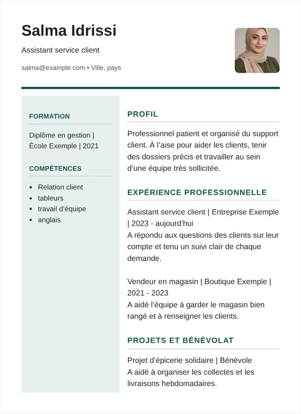 Colonne gauche modèle de CV avec des informations d’exemple fictives